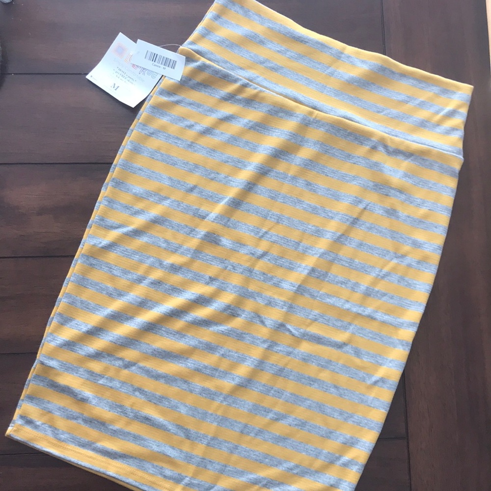 LuLaRoe Cassie (pencil skirt) NWT size M
